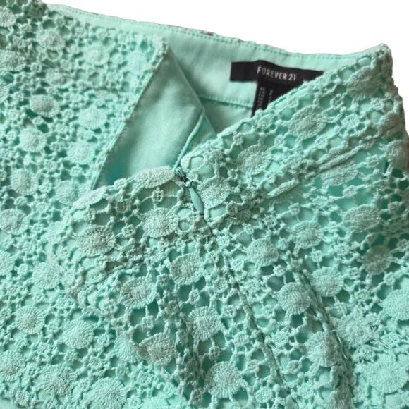 Forever21 Lacy Mint Green Shorts Size Small - Picture 2 of 6
